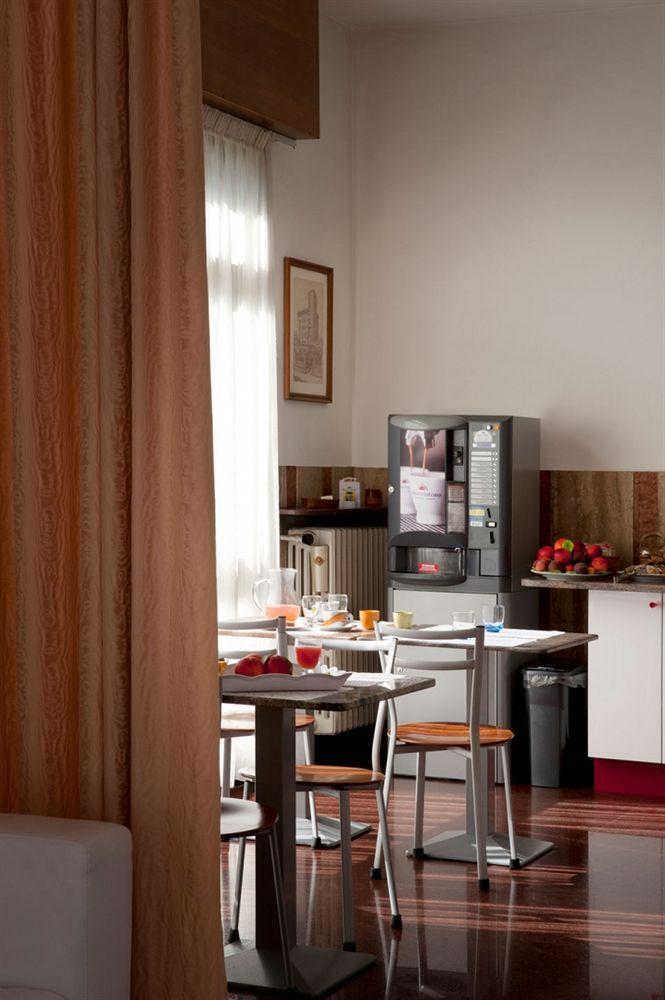 Hotel Caselle ซานลาซโซโร ดี ซาเวนา ภายนอก รูปภาพ